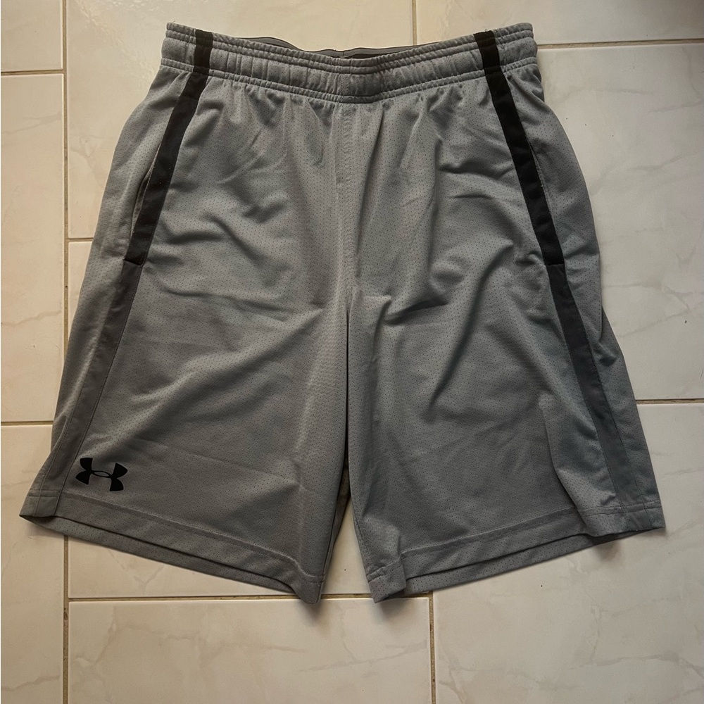 Under Armour Men’s Gray Loose Fit Mesh Shorts